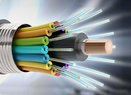 Yüksek hızda internet erişimi, düşük kayıplı veri iletimi ve uzun mesafelerde güvenilir bağlantılar sağlamak amacıyla fiber optik kablolar, FTTH (Fiber to the Home), FTTC (Fiber to the Curb) ve FTTB (Fiber to the Building) gibi altyapı çözümleri sunar.