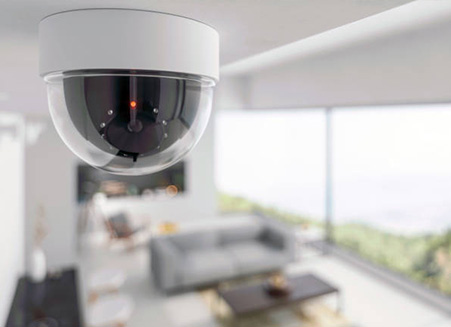 Elektronik Güvenlik Sistemleri, modern güvenlik ihtiyaçlarını karşılamak amacıyla geliştirilmiş, yüksek teknolojiye sahip cihaz ve çözümler bütünüdür. Bu sistemler, hırsızlık, yangın, su baskını ve diğer acil durumlara karşı koruma sağlamak için kullanılır. 